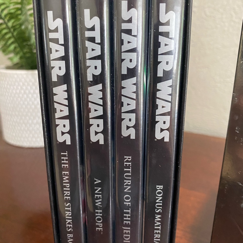 Star Wars Trilogy DVDS - Picture 5 of 6